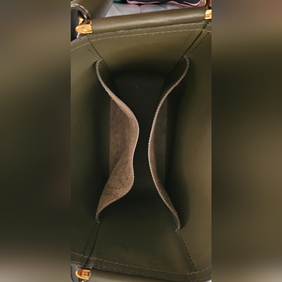 Carolina Herrera Insignia Hobo Large Shoulder Bag - Picture 8 of 8